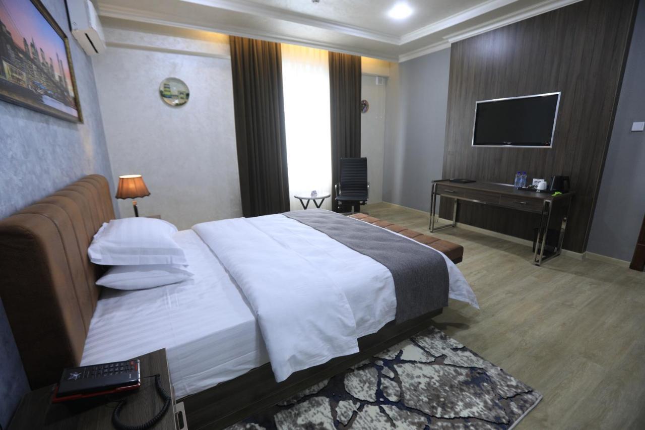 Chlnor Hotel Андижан Екстер'єр фото